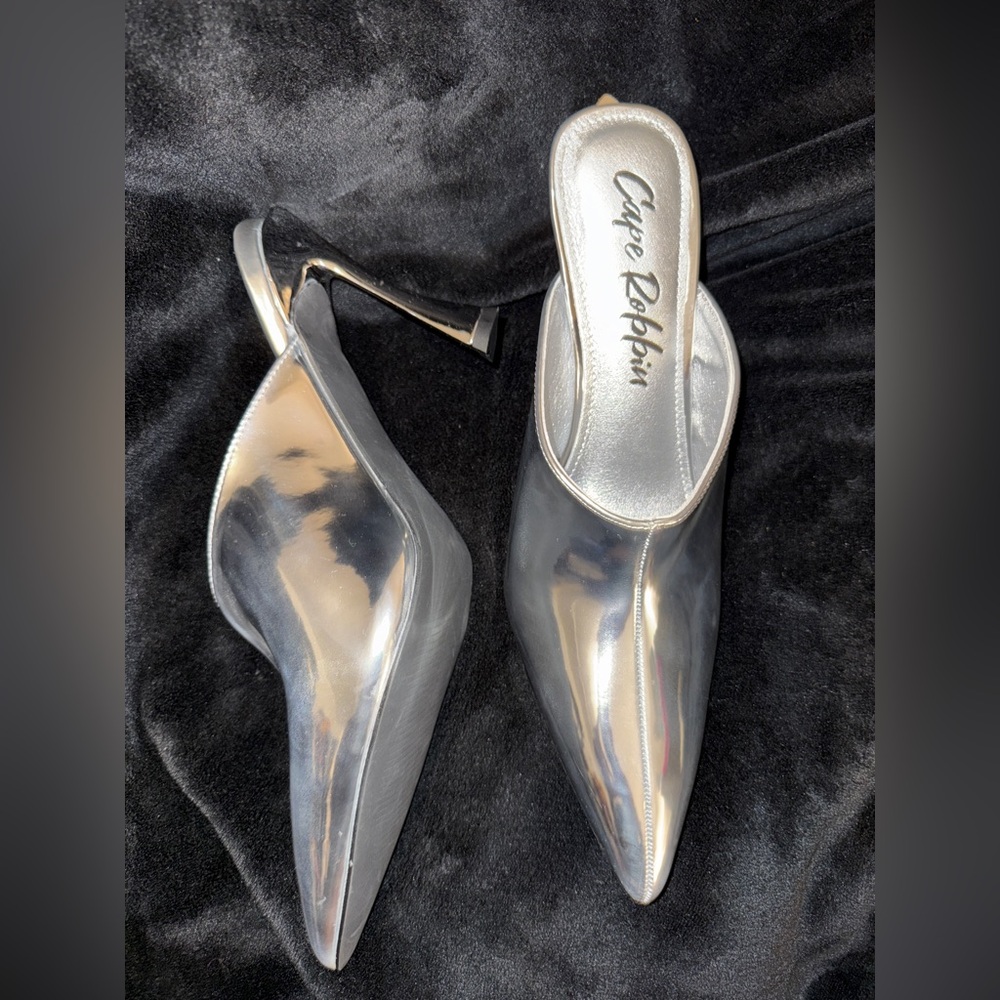 Cape Robbin Metallic Silver Lamb Statement Pointed Toe Mule Heels Sz 8.5 - Picture 14 of 17
